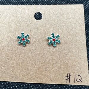 🆕#12 Snowflake studded earrings stocking stuffer Christmas